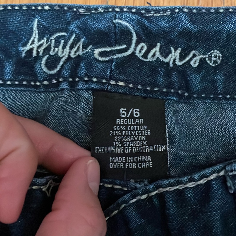 5/6 in good condition bootcut jeans